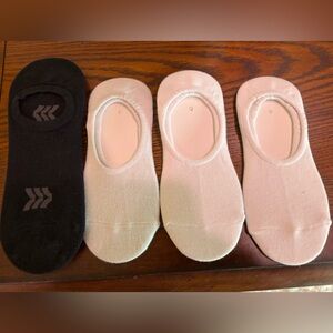 Sonoma NWT Set of 4 Pair Women’s Liner Socks White & Black Shoe Size 4-10